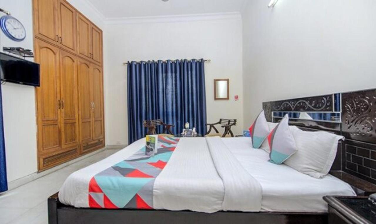 Fabexpress Ashray Hotel Noida Luaran gambar