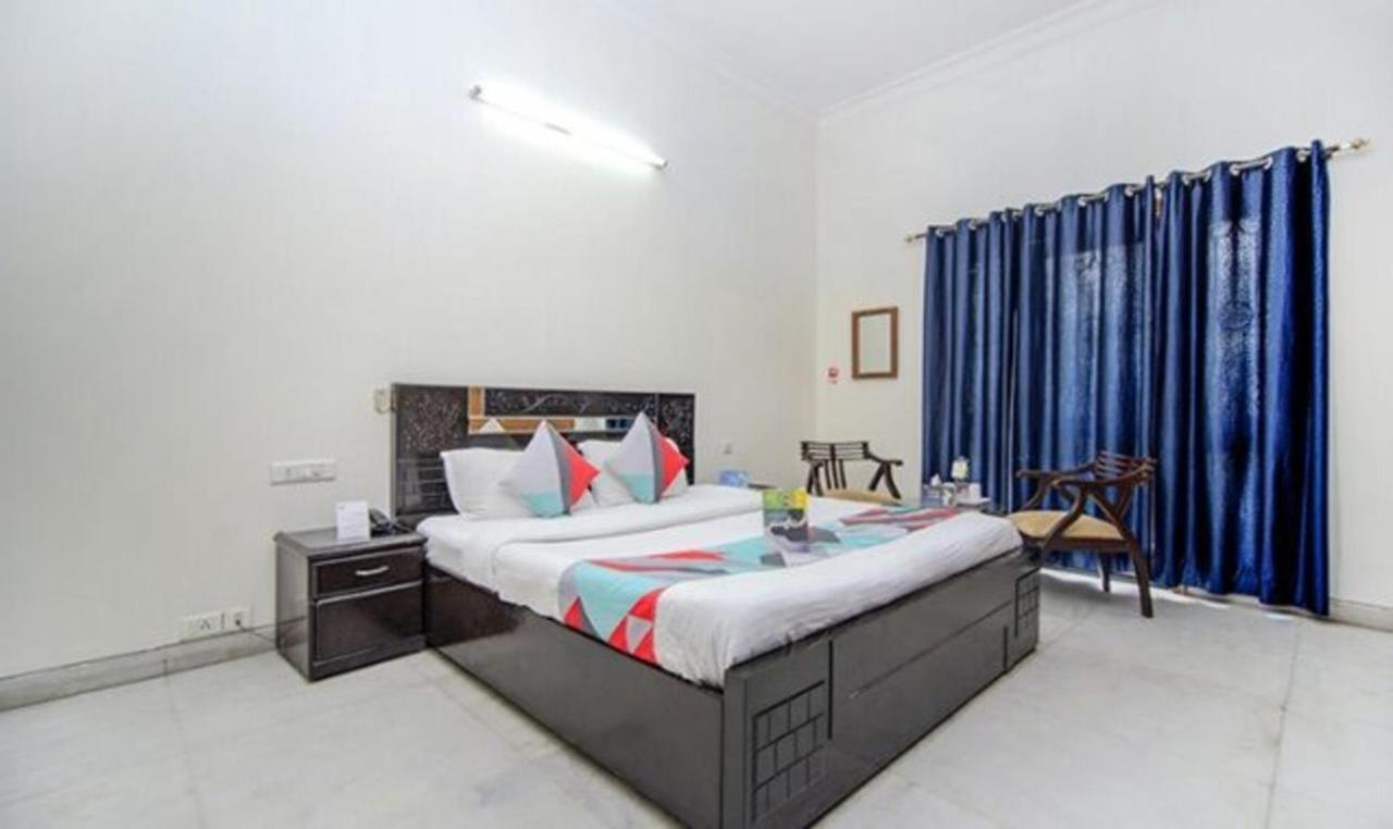 Fabexpress Ashray Hotel Noida Luaran gambar